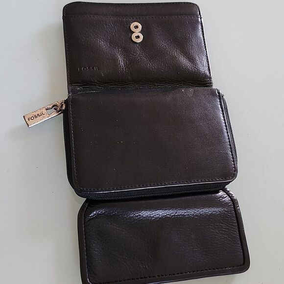 Fossil Leather Wallet - Picture 3 of 9